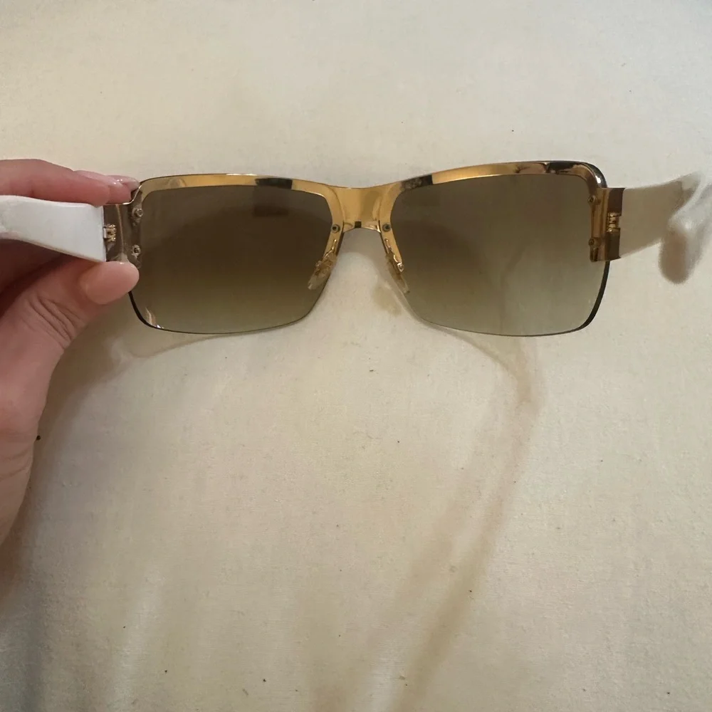 Gucci Sunglasses - Picture 5 of 6